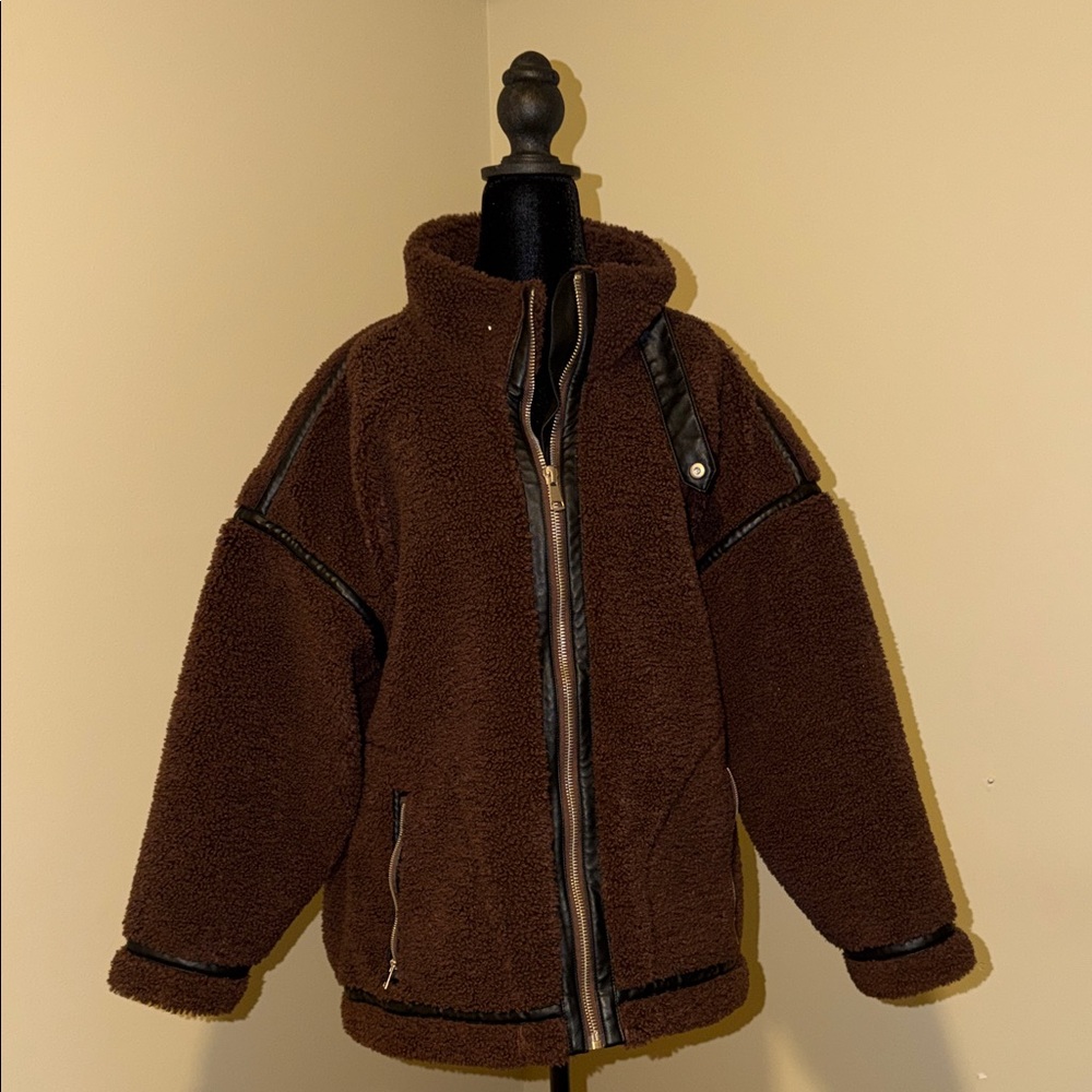 Abercrombie & Fitch Women's Contrast Trim Sherpa Aviator Jacket